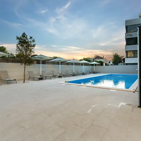 Shell Luxury Residences With Pool And Whirlpool 扎达尔