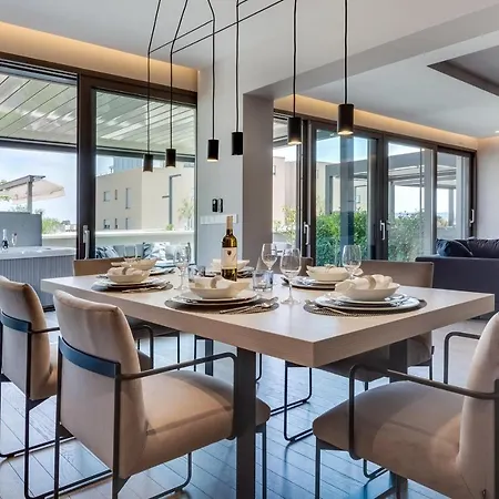 Shell Luxury Residences With Pool And Whirlpool *