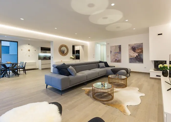 Shell Luxury Residences With Pool And Whirlpool Lägenhet