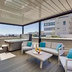 Shell Luxury Residences With Pool And Whirlpool Appartement