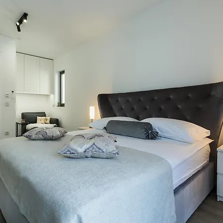 Shell Luxury Residences With Pool And Whirlpool Zadar