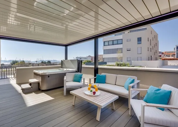 Shell Luxury Residences With Pool And Whirlpool Lejlighed